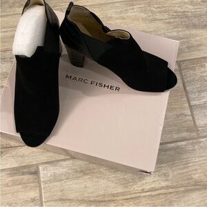 Marc Fisher Black Women's boots Great for jeans and dresses all occasions
